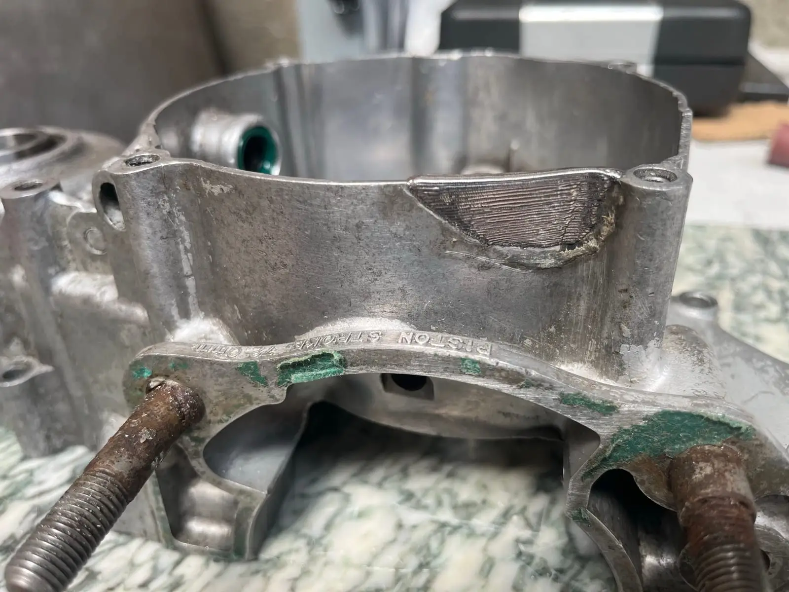 Carter moteur de moto en aluminium reconstruit par rechargement laser